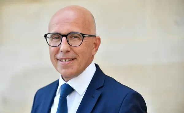 Portrait d'Éric Ciotti, figure de l'UDR et allié du Rassemblement national.