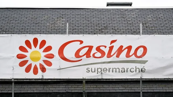 Enseigne d'un supermarché Casino.