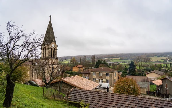 Vue de Crépol, village drômois marqué par le drame.