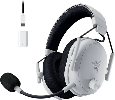 Le Razer BlackShark V3 Pro blanc, un casque gaming sans fil avec réduction de bruit active.
