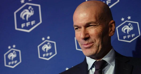 Zinédine Zidane, officiellement nouveau sélectionneur de l'équipe de France.