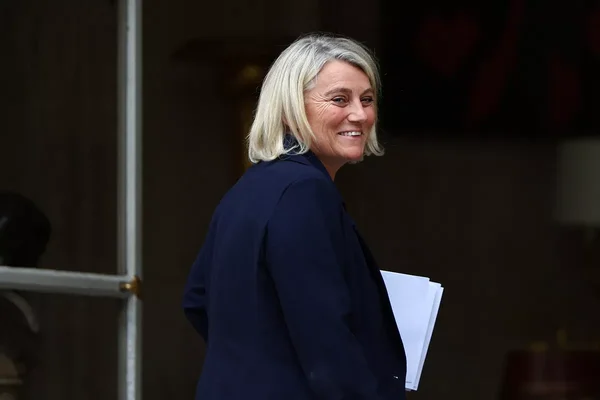 La ministre de la Santé, Stéphanie Rist, annonçant les six milliards d'euros d'aides à l'investissement pour les hôpitaux.