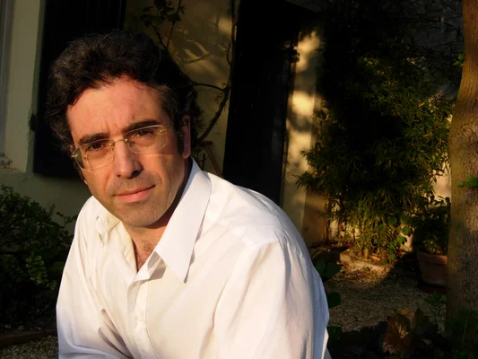 Portrait de Dominique Reynié, politologue et directeur général de la Fondation pour l'innovation politique.