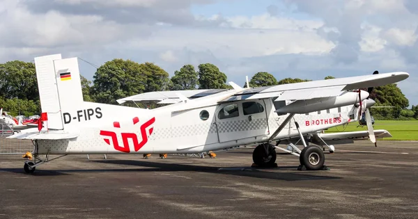 Cessna 208 Caravan similaire à l'appareil accidenté, stationné sur le tarmac.