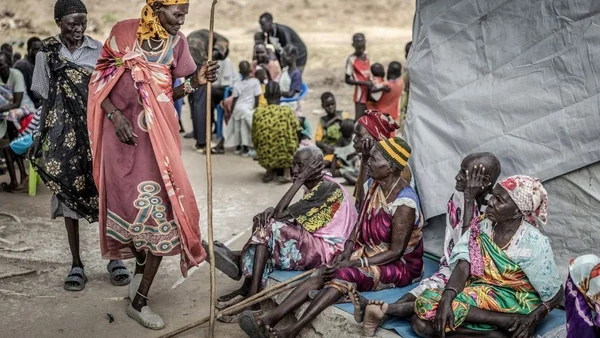 Femmes âgées déplacées dans un camp au Soudan du Sud, parmi les plus vulnérables face au manque de financements humanitaires.