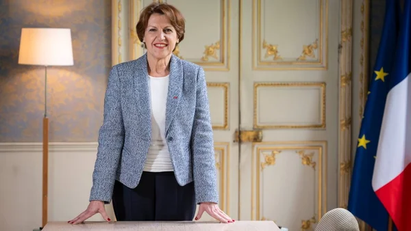 Annie Genevard, ministre de l'Agriculture, dans son bureau ministériel.