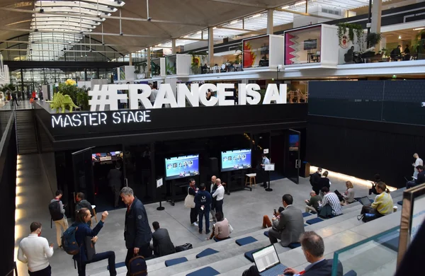 Le 'France is AI Master Stage' lors d'un événement dédié à l'intelligence artificielle à Station F.