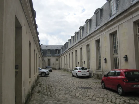 Le domaine de Marie-Antoinette à Versailles, site historique ayant bénéficié de mécénat et d'investissements en provenance du Golfe.