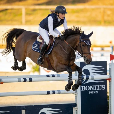 Charlotte Casiraghi à cheval en compétition