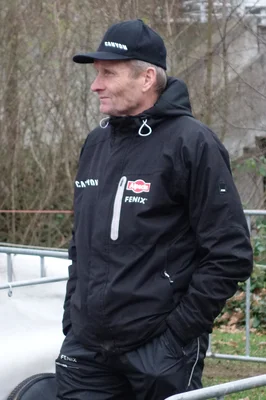 Mathieu et son père Adrie Van der Poel sur le podium du Mondial 2026.