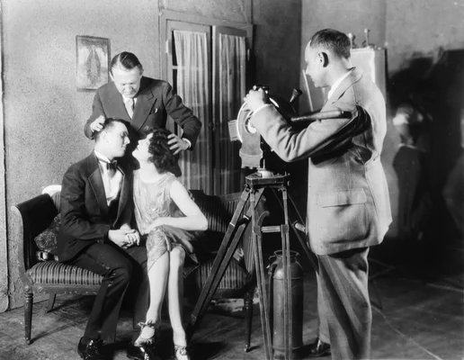 Ambiance interview sur un plateau de tournage.