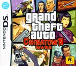 Jaquette officielle de la version Nintendo DS de Grand Theft Auto: Chinatown Wars (2009), présentant un collage d'illustrations stylisées de personnages, d'armes et de véhicules autour du logo du titre.