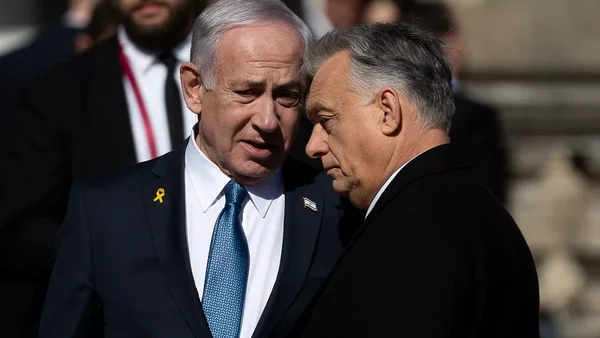 Le Premier ministre israélien Benjamin Netanyahu accueilli en Hongrie alors que le pays annonce son retrait de la Cour pénale internationale sous le coup d'un mandat d'arrêt