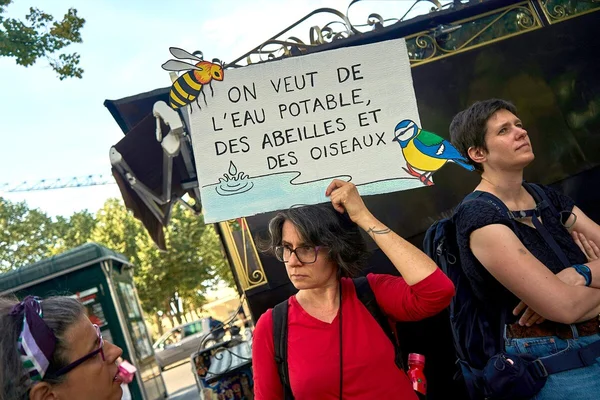 Image de Mediapart illustrant le vote sur les pesticides, qualifié de 'vote de la honte' dans l'article.