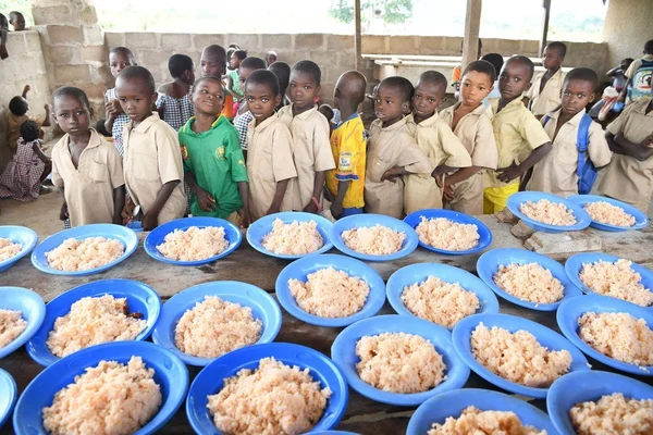 Image d'un rapport de l'ONU illustrant l'avenir de 370 millions d'enfants menacé par la fermeture des écoles qui les prive de repas.