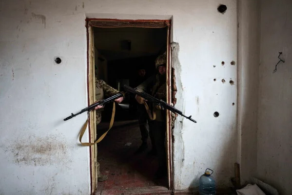 Des soldats ukrainiens du Bataillon Da Vinci s'entraînant non loin du front dans la direction de Pokrovsk, région de Donetsk, le 29 janvier 2025.