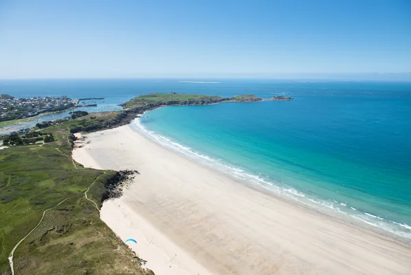 Vue de la plage des Blancs Sablons au Conquet dans le Finistère, lieu de la séance de longe-côte où un drame a eu lieu.