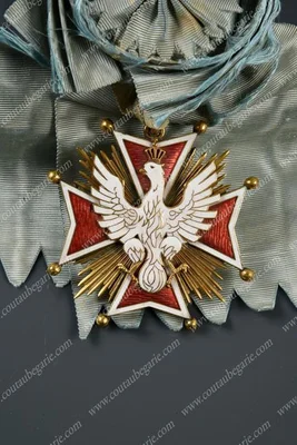 Rare ensemble de chevalier de l'ordre de l'Aigle blanc de Pologne, modèle 1921, distinction que la Pologne s'apprête à retirer à Zelensky.