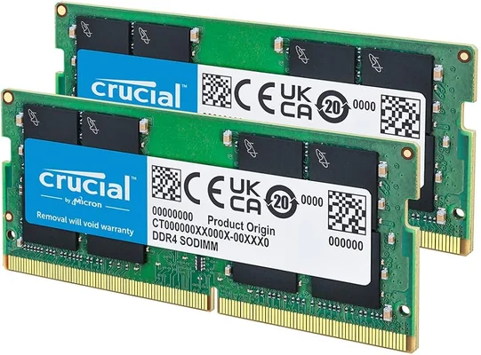 Kit de mémoire Crucial RAM DDR4 16 Go (2x8 Go) 3200 MHz SODIMM CL22 pour ordinateur portable, composé de deux barrettes vertes à puces noires et étiquettes blanches à logo bleu, disposées en diagonale sur fond neutre.