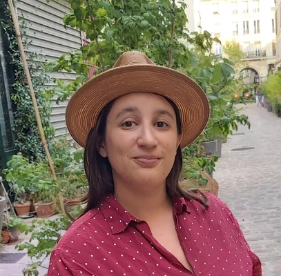 Portrait de Louise Roullier, autrice du roman de fantasy Oceano Nox publié aux éditions Critic