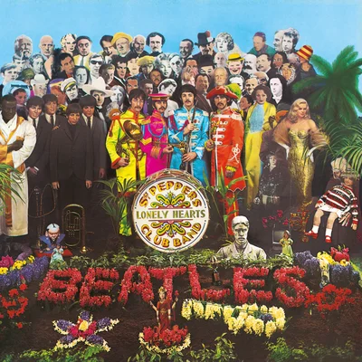 Pochette de l'album 'Sgt. Pepper's Lonely Hearts Club Band' des Beatles, avec le groupe en uniformes colorés et une collage de figures célèbres