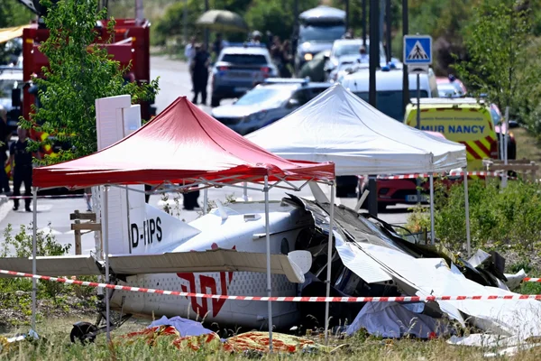 Illustration du rapport préliminaire sur le crash d'un avion civil près de Nancy, indiquant que des passagers avaient vu de la fumée lors du décollage.