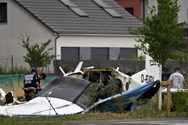 Le président de la fédération de parachutisme, interviewé lors d'une conférence de presse après le crash d'un avion près de Nancy, qualifie l'incident de 'pure folie'.