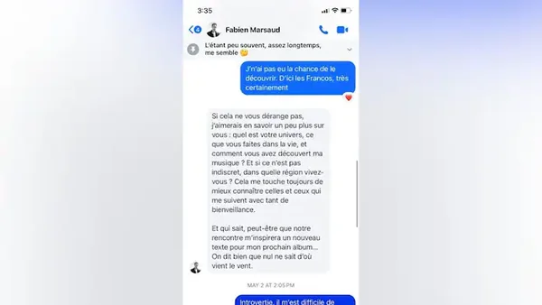 Le rappeur français Grand Corps Malade en photo promotionnelle, illustrant une arnaque où des escrocs se font passer pour lui sur les réseaux sociaux.