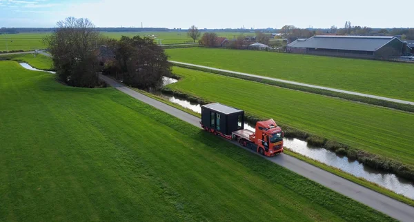 Vue de l'installation de production de viande cultivée de RespectFarms, la première ferme de ce type au monde, aux Pays-Bas.