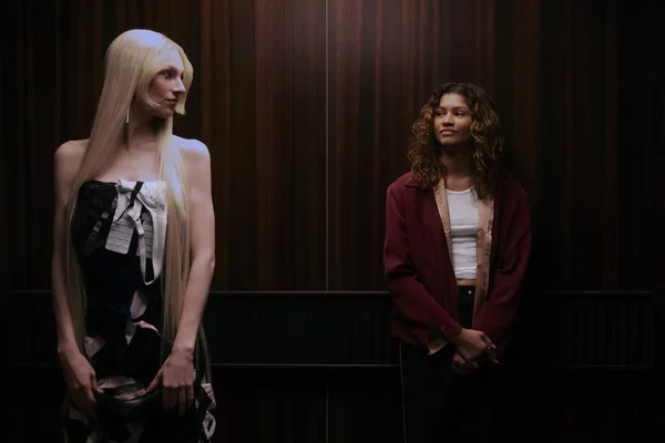 Image promotionnelle de la saison 3 de la série Euphoria, issue d'un article de Teen Vogue intitulé 'Tout savoir sur Euphoria saison 3'.