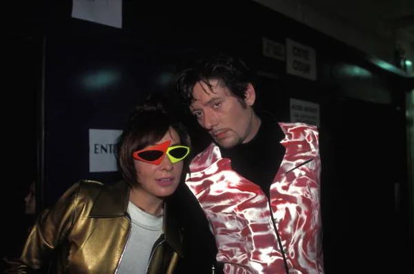 Catherine Ringer et Fred Chichin, membres du groupe Les Rita Mitsouko, sur scène lors de la soirée Mega Music Dance au Palais omnisports de Bercy.