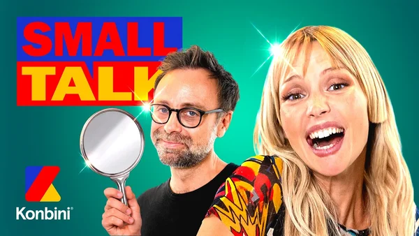 Angèle dans Small Talk, épisode S05E02, discutant de combien de gens la trouvent belle.