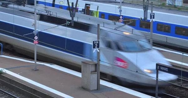 Image illustrant les retards du TGV sur la ligne Le Mans-Paris, surnommé champion des retards en 2018.