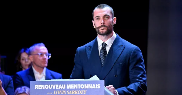 Portrait de Louis Sarkozy avec une légende évoquant sa vie privée, sa politique et sa famille.