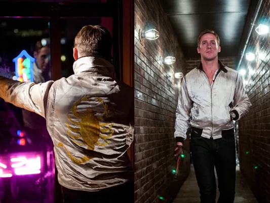 Ryan Gosling portant la veste emblématique du film Drive qui a fait de lui une icône de style