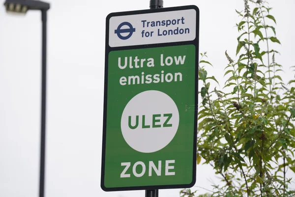 Illustration explicative sur la zone Ulez à Londres et la conformité des véhicules, issue d'un article de The Independent