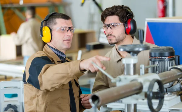 Page du site France Travail présentant les conseils pour accueillir et intégrer un jeune en alternance en entreprise