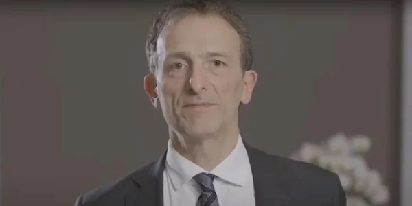 Portrait de l'économiste Gilbert Cette, nommé par Matignon à la présidence du Conseil d'orientation des retraites