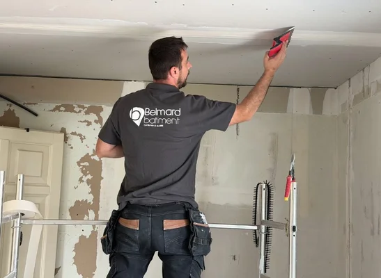 Travaux de peinture intérieure réalisés par un artisan peintre d'intérieur à Paris et en Île-de-France