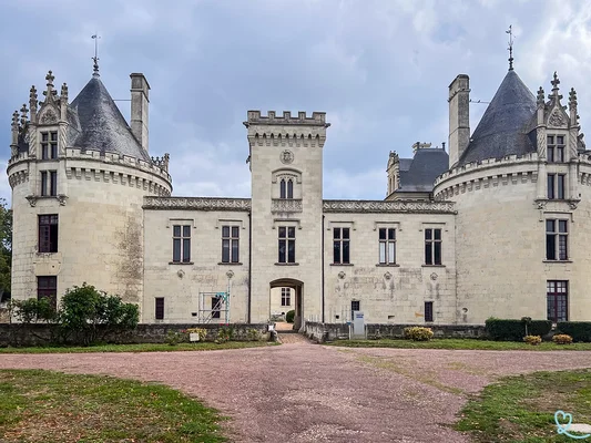 Le château de Brézé, domaine au cœur des récits sur le fantôme de Claire de Maillé