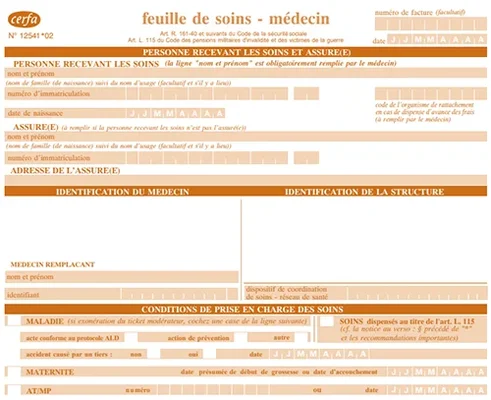 Formulaire vierge de feuille de soins médecin Cerfa, avec cadres à remplir pour l'assuré, le praticien et les conditions de traitement, utilisé pour demander le remboursement des frais de santé avancés