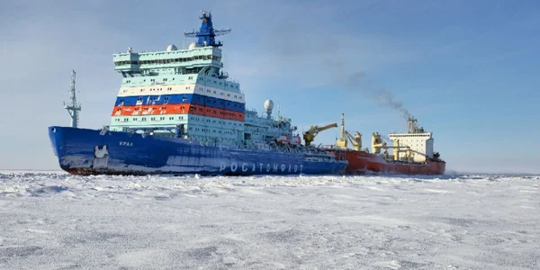 Un navire de Rosatomflot lors du nouveau record de transport de marchandises sur la route maritime du Nord.