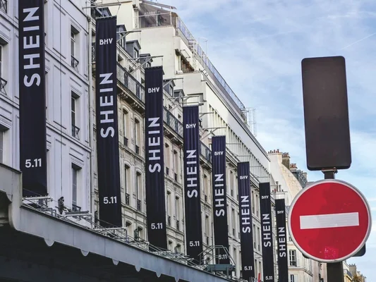 Boutique de mode indépendante menacée par l'ultra fast fashion, dans un article sur l'évolution du commerce vestimentaire