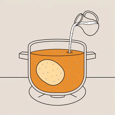 Illustration en coupe d'une casserole remplie de bouillon orangé : une pomme de terre entière y baigne, de fines particules de sel sont réparties uniformément dans le liquide et dans sa chair, tandis qu'un petit pichet verse un filet d'eau claire dans la casserole.