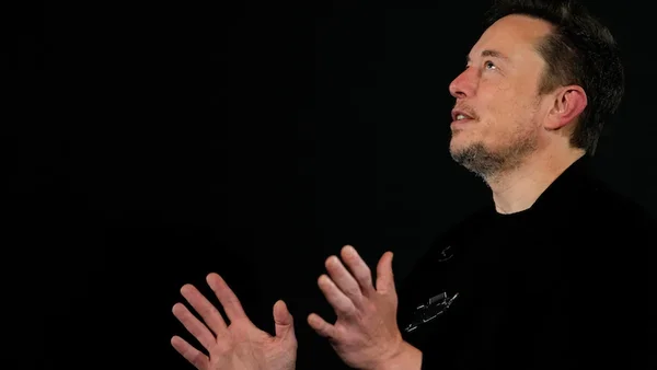 Elon Musk présentant Grok, l'interface d'intelligence artificielle générative de sa société xAI