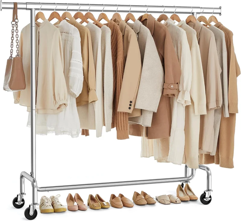 SONGMICS Portant à Vêtements avec Roulettes, Tringle Extensible pour Charge Lourde, Capacité de Charge 130 kg, 45 x (110-150) x 162,9 cm, Porte-manteau, en Métal, Chromé, Argent HSR11S