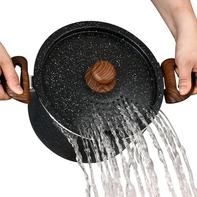 NutriChef Cuiseur à Pâtes 4,7L – Casserole à Pâtes Faitout Antiadhésive avec Égouttoir Intégré et Couvercle Passoire, Poignées Froides, Ustensiles de Cuisine Tous Feux Induction, Noir Marbré
